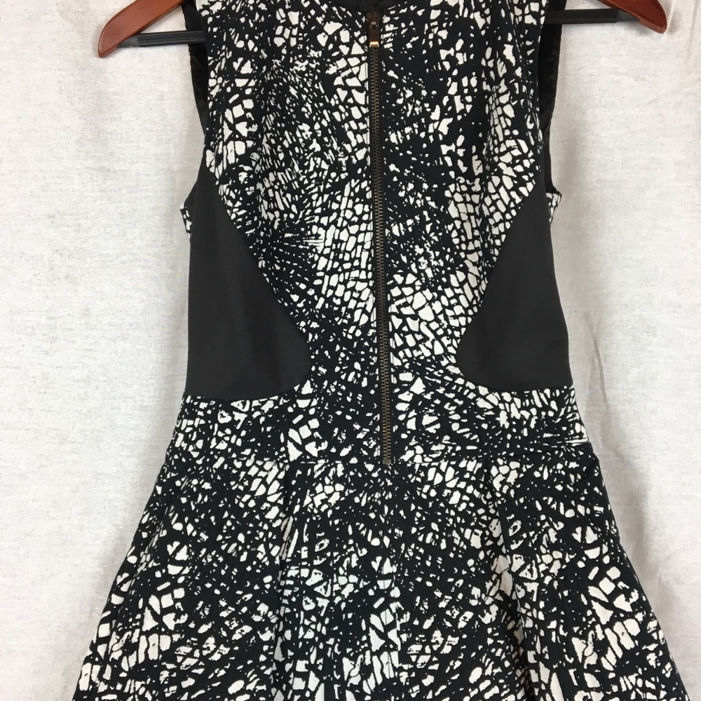 Hugo Boss Patterned Dress - Picture 3 of 5